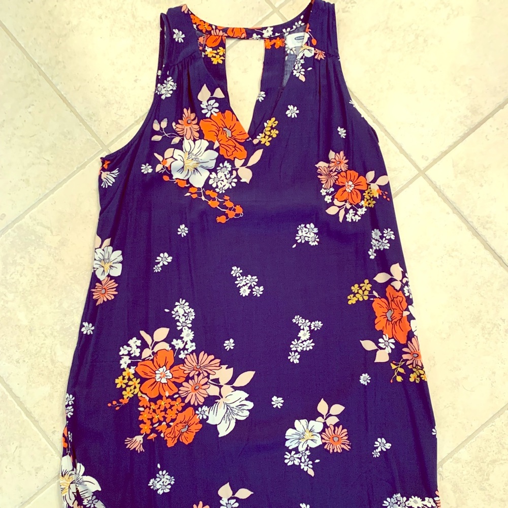 Size medium old navy dress. Never worn